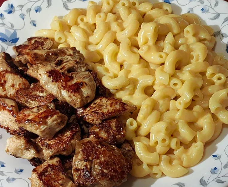 High protein mac-n-cheese with grilled chicken tenders (NEW)
