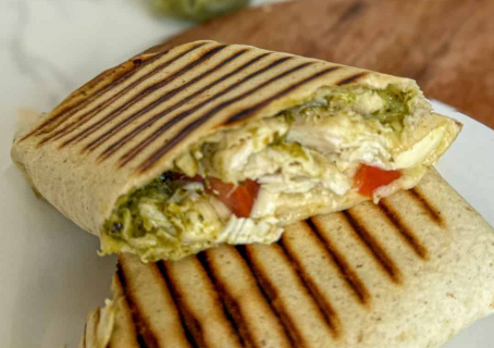 Toasted pesto chicken wrap (NEW)
